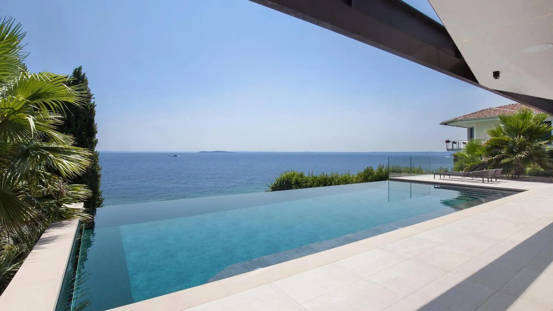 מנרבה דל גארדה Villa Grace With Pool On The Lake  מנרבה דל גארדה