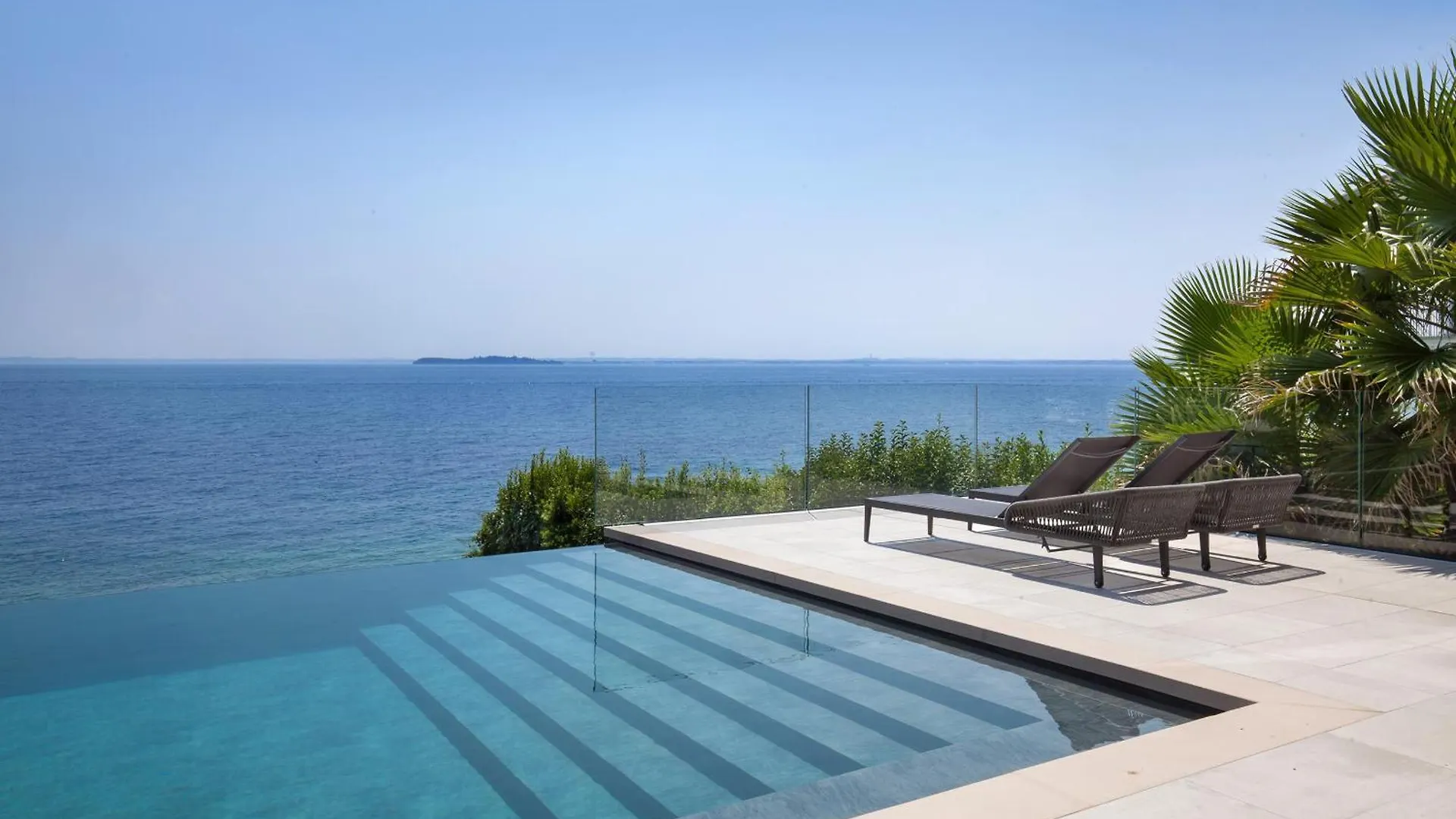 מנרבה דל גארדה Villa Grace With Pool On The Lake