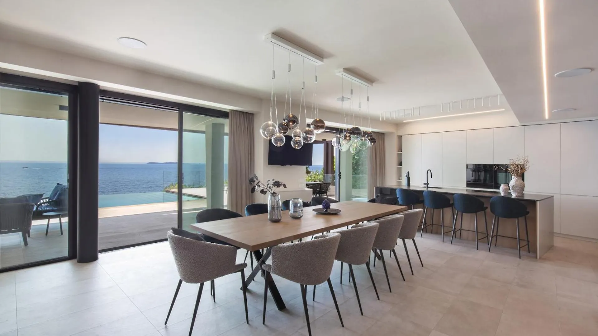 Villa Grace With Pool On The Lake Manerba del Garda Italy
