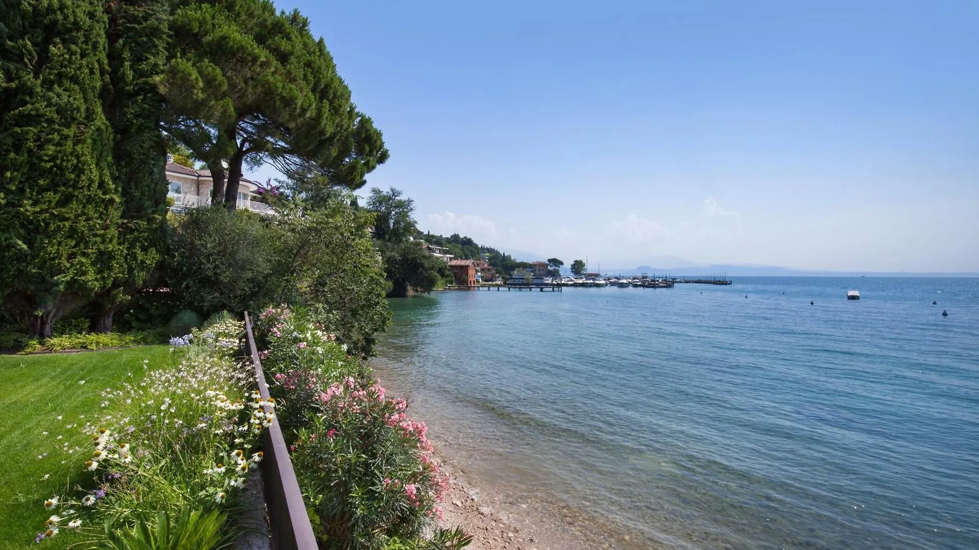 Villa Grace With Pool On The Lake Manerba del Garda
