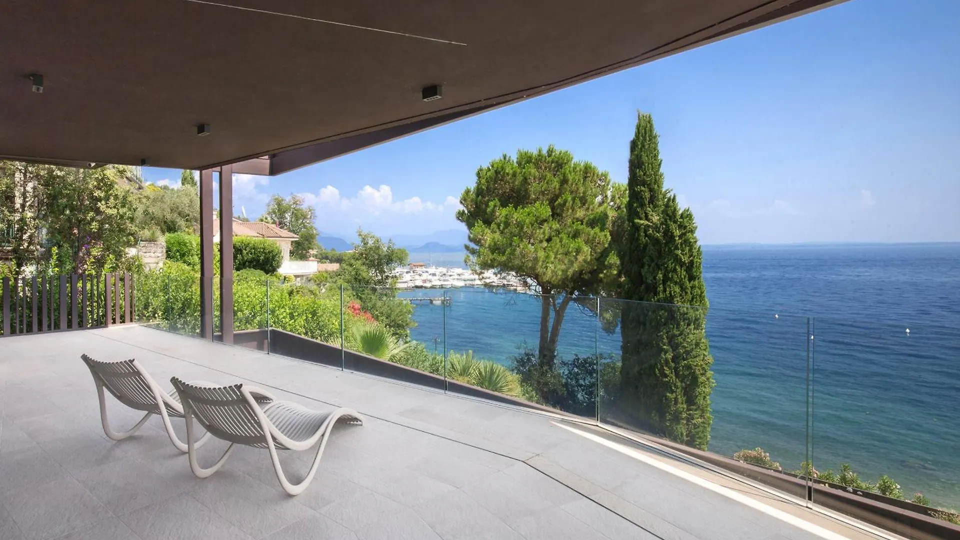 Villa Grace With Pool On The Lake Manerba del Garda