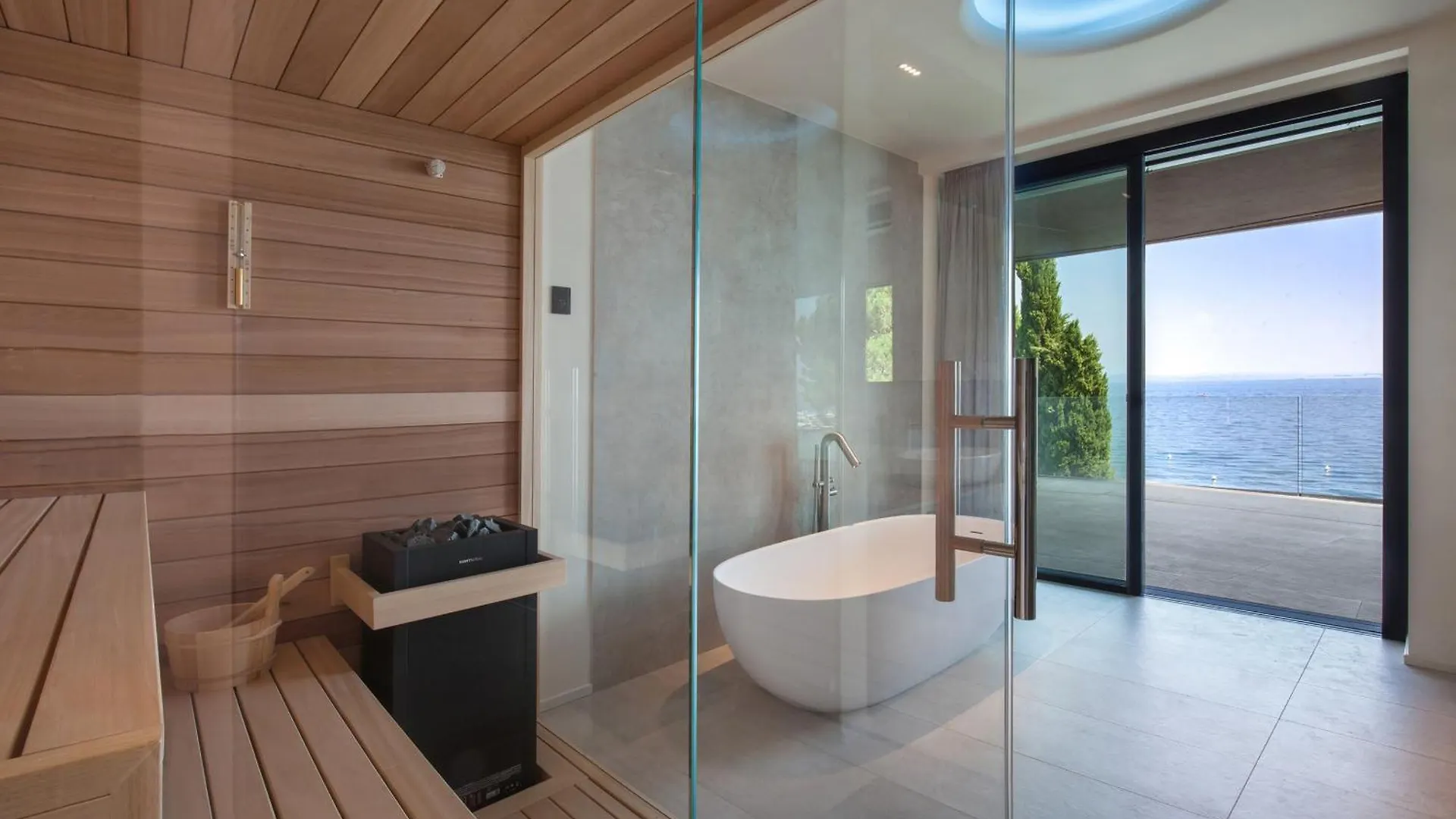 Villa Grace With Pool On The Lake Manerba del Garda