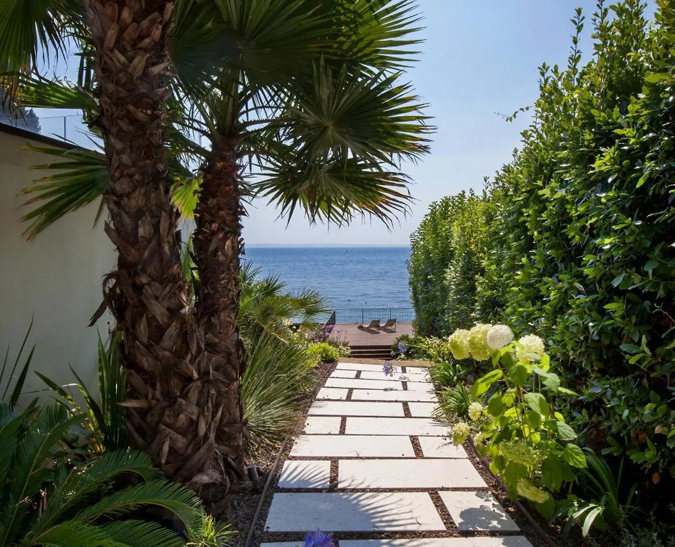 Villa Grace With Pool On The Lake Manerba del Garda