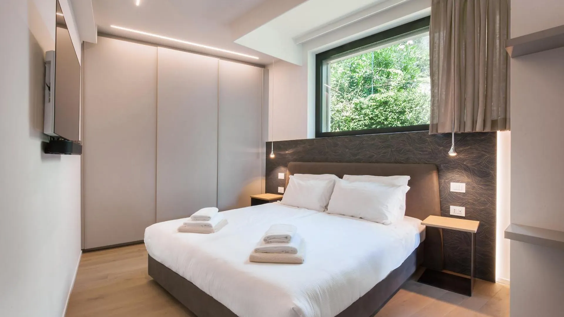 Villa Grace With Pool On The Lake Manerba del Garda