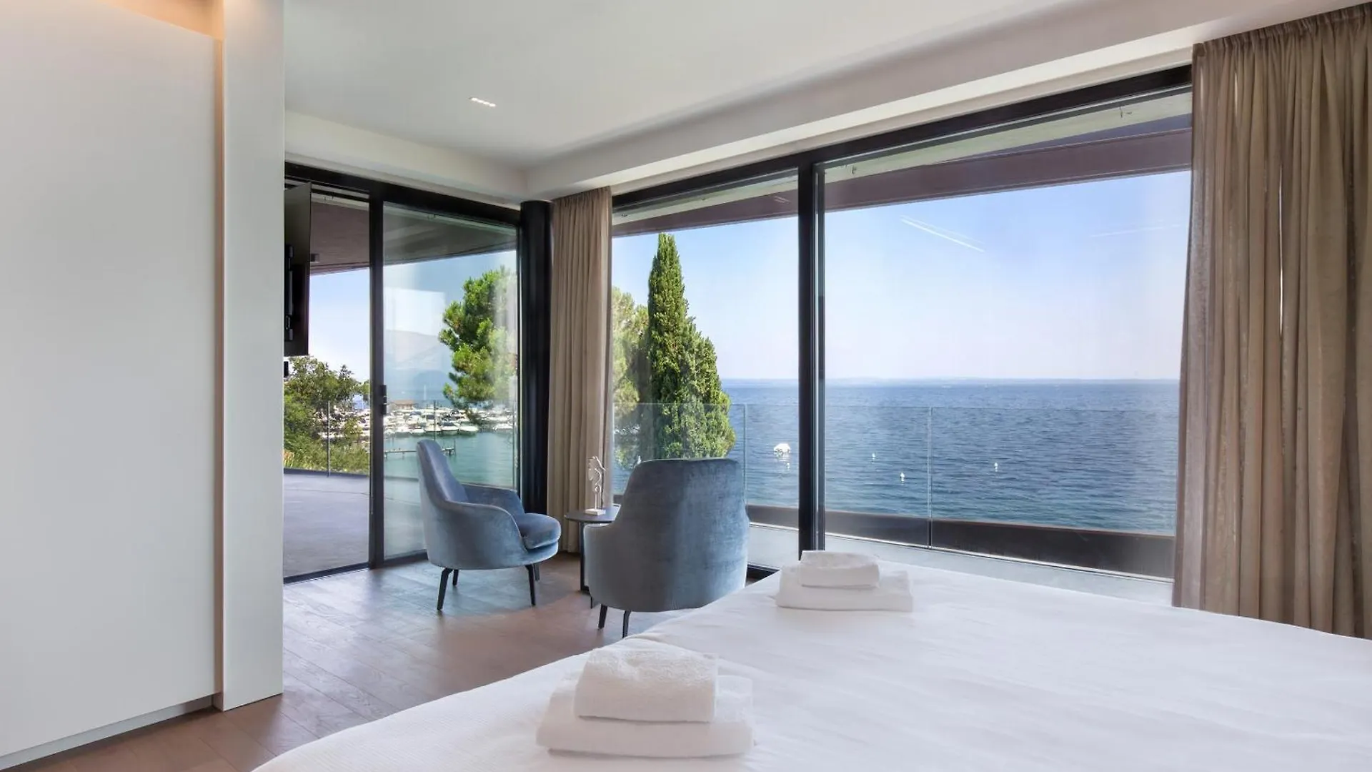 Villa Grace With Pool On The Lake Manerba del Garda