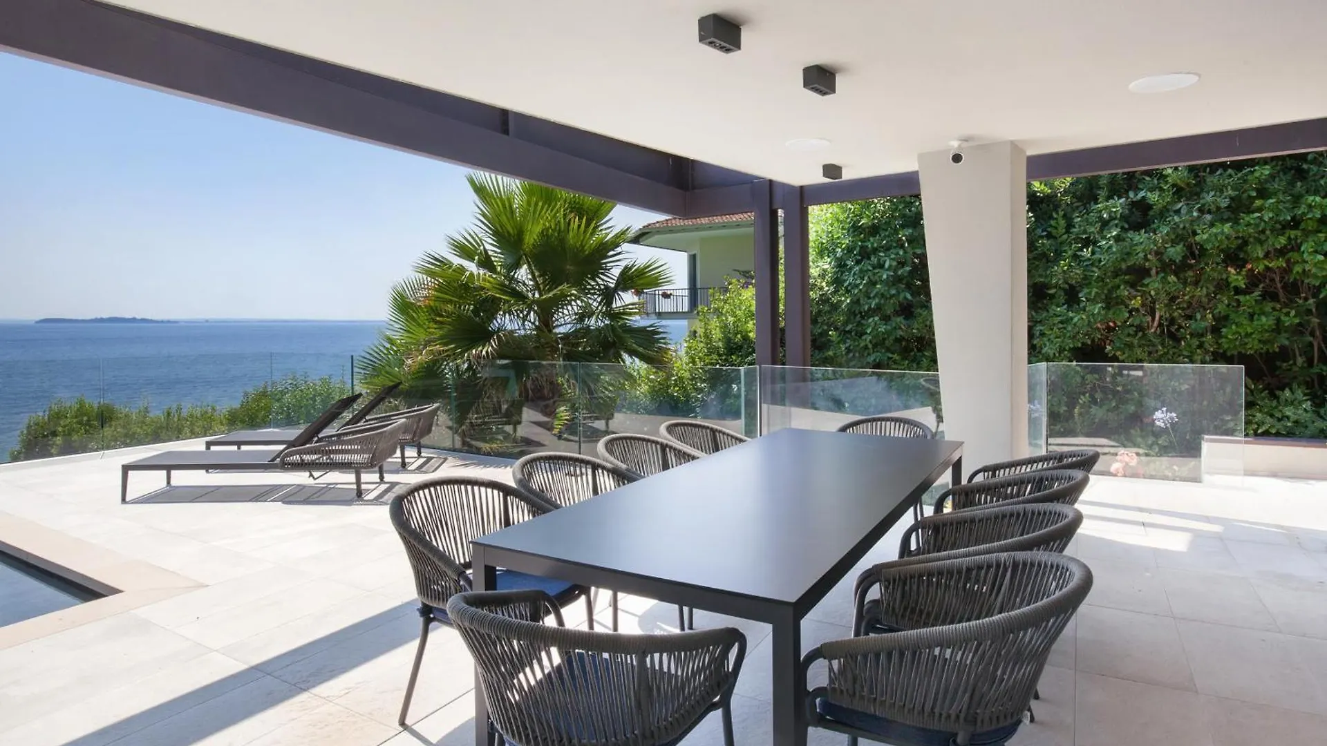 Villa Grace With Pool On The Lake Manerba del Garda