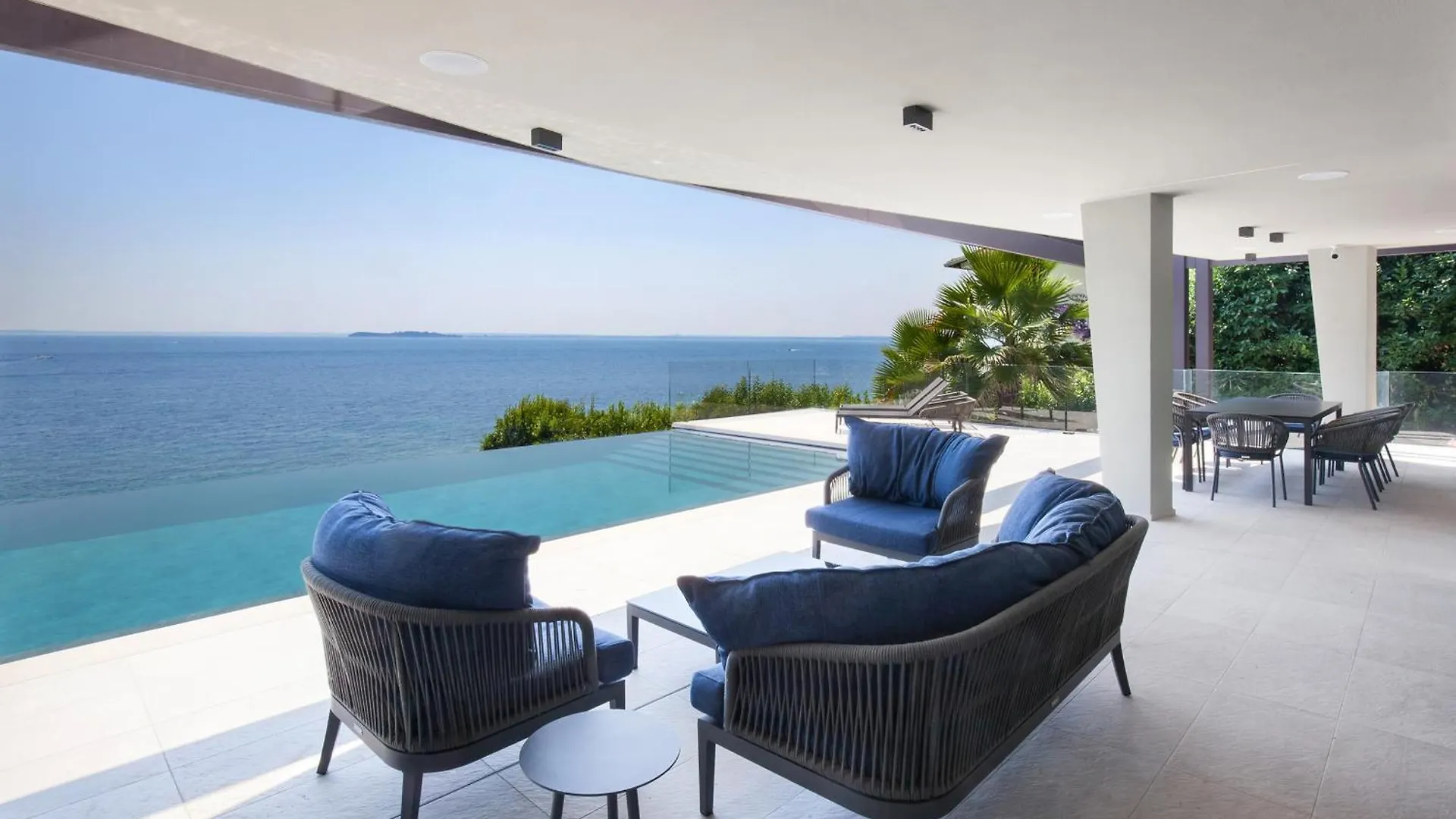 Villa Grace With Pool On The Lake Manerba del Garda
