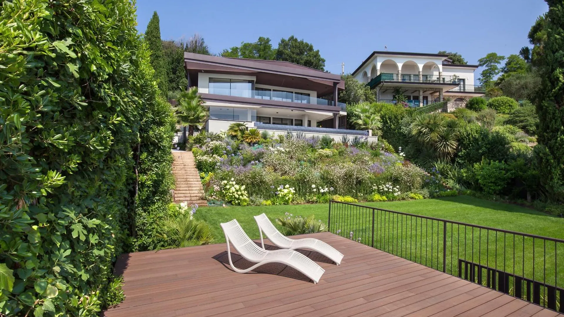 Villa Grace With Pool On The Lake Manerba del Garda