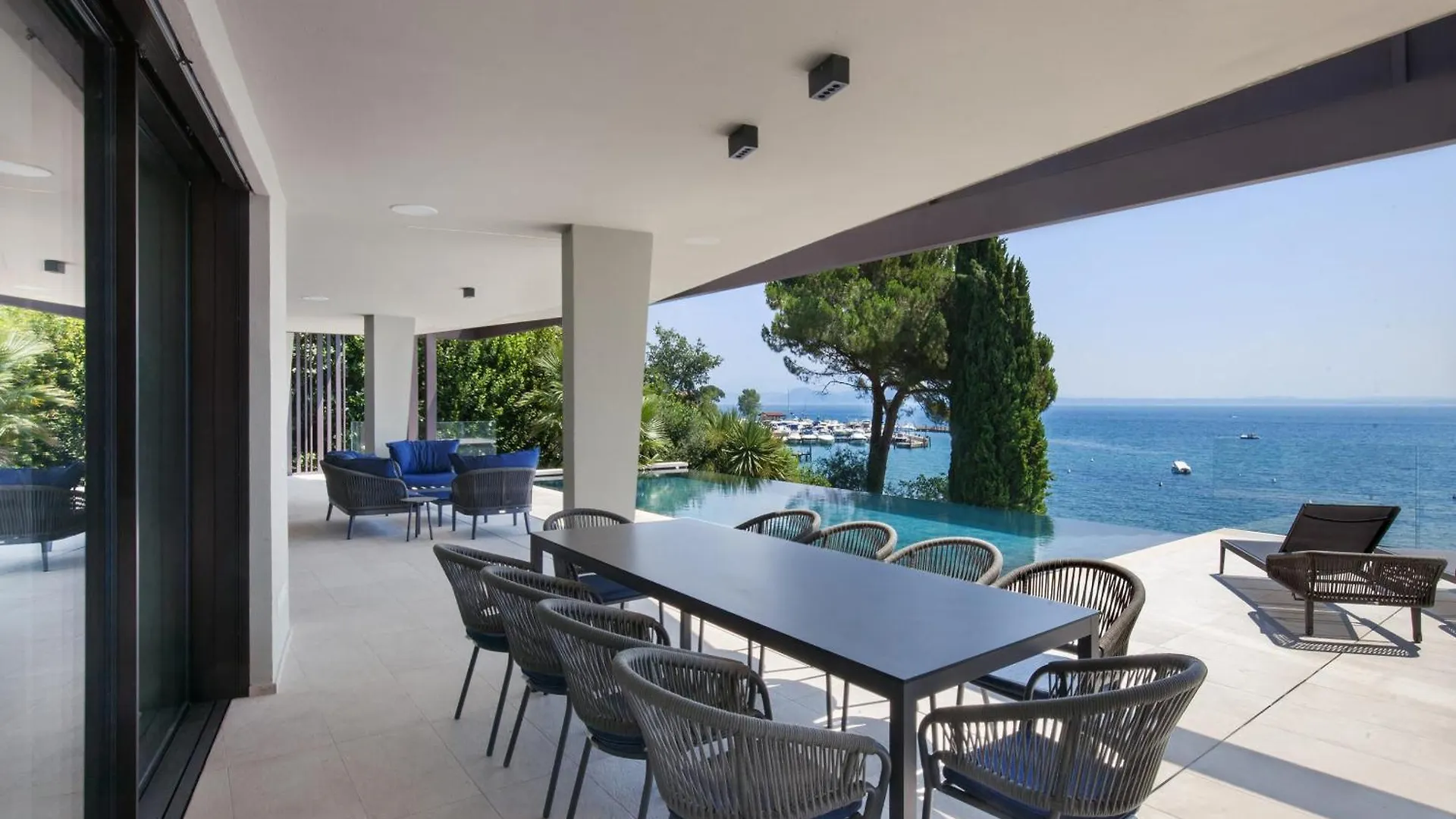 Villa Grace With Pool On The Lake Manerba del Garda 0*,  Italy